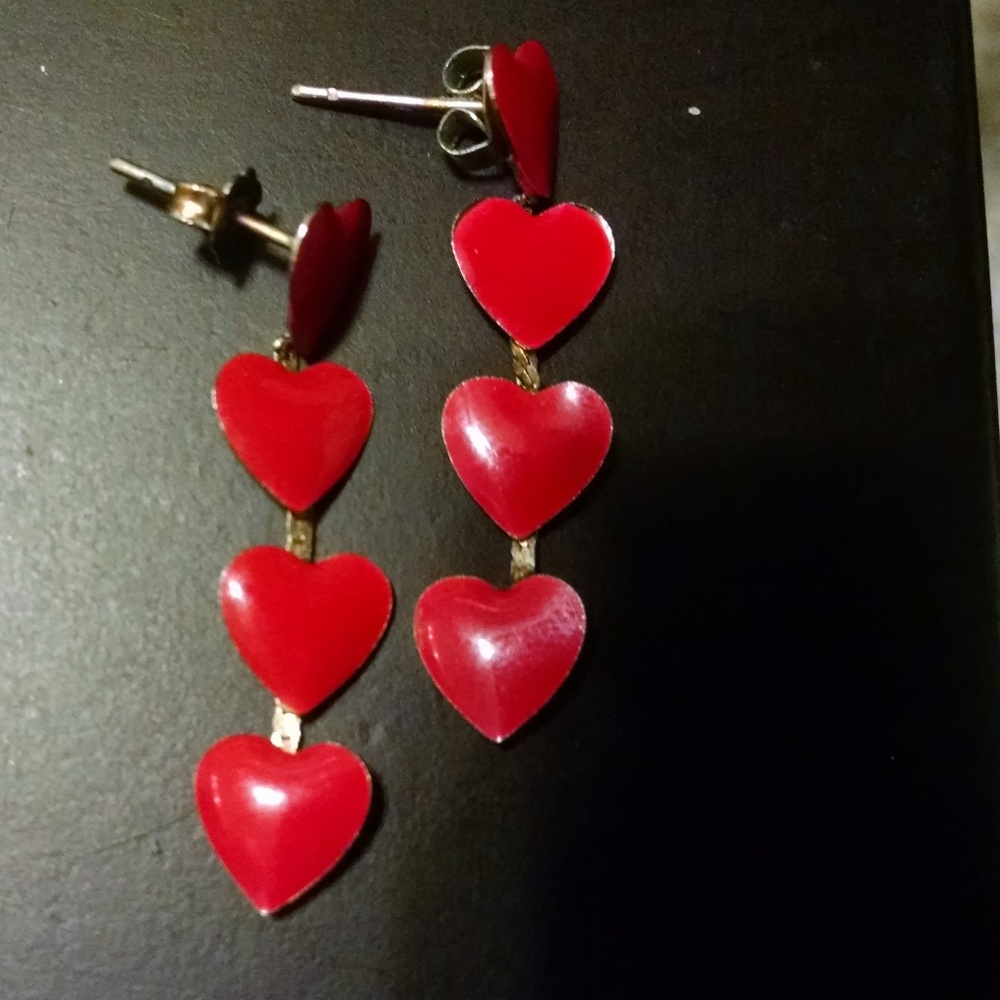 Dangling Heart Earrings